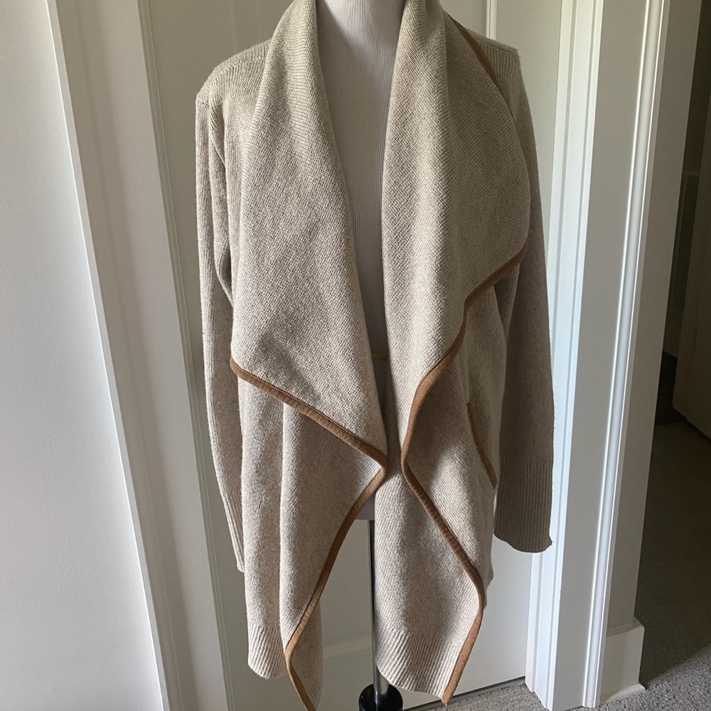 Abercrombie & Fitch sweater